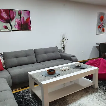 Kladusa Apartment *